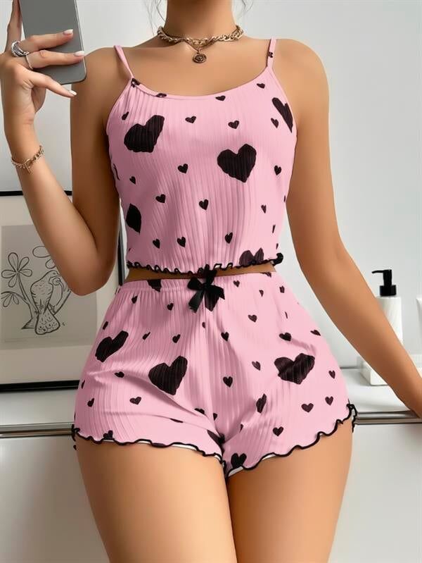 Arias Closet Pamuklu Pembe Üstüne Siyah Kalp Desenli Askılı Fitilli Şortlu Pijama Takımı