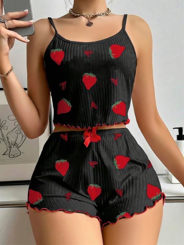 Arias Closet Pamuklu Siyah Üstüne Çilek Desen Fitilli Askılı Şortlu Pijama Takımı